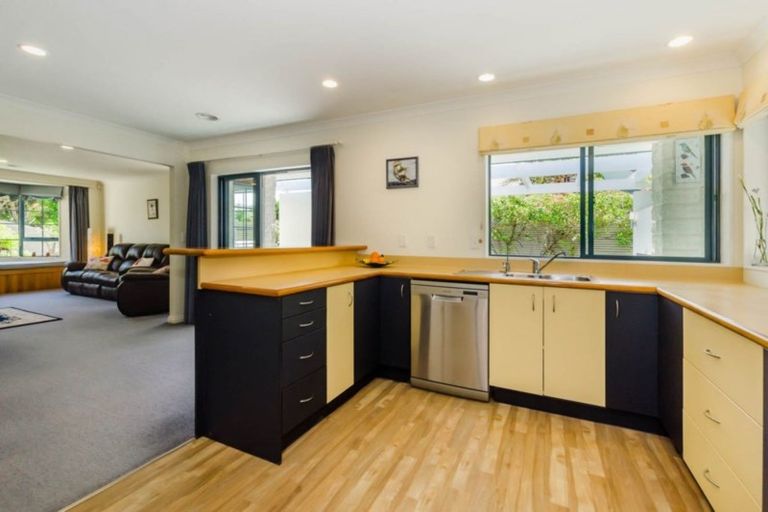 Photo of property in 6 Avion Terrace, Raumati Beach, Paraparaumu, 5032