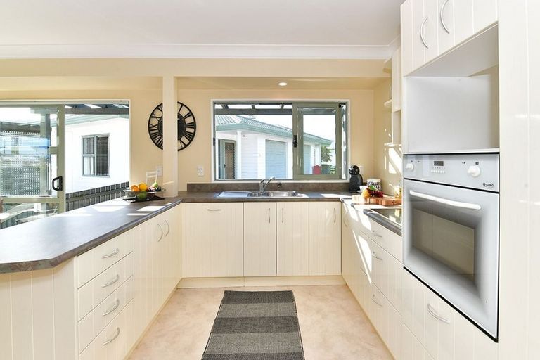 Photo of property in 2/12 Miro Street, Helensville, 0800