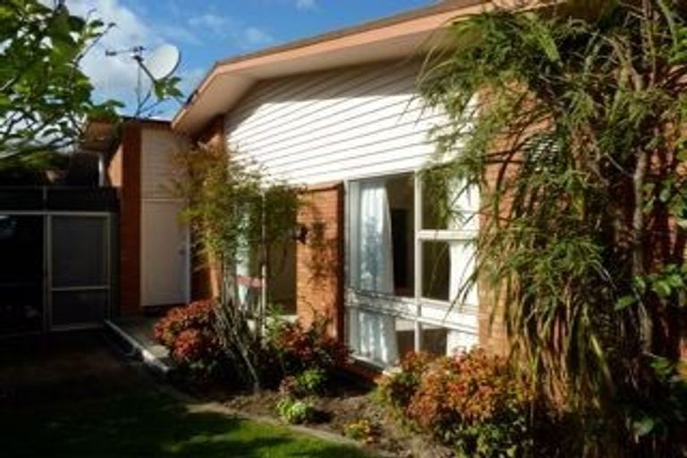 Photo of property in 8e Ihaka Street, Hokowhitu, Palmerston North, 4410