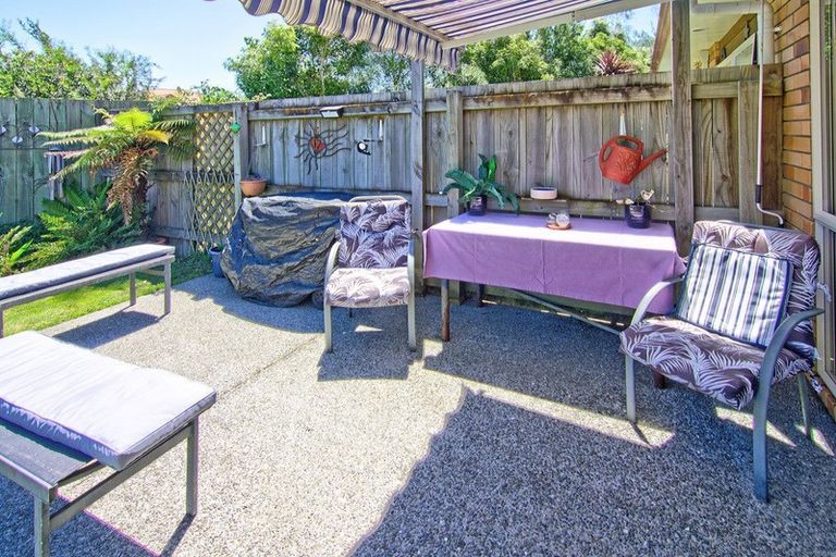 Photo of property in Holdsworth Villas, 11/2 William Donald Drive, Solway, Masterton, 5810