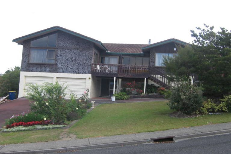 Photo of property in 69 Girrahween Drive, Totara Vale, Auckland, 0629