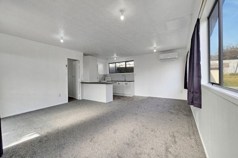 Photo of property in 10 Cherrywood Place, Western Heights, Rotorua, 3015