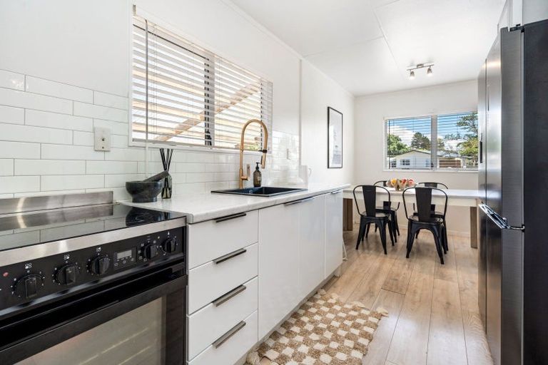 Photo of property in 16 Moki Place, Ruakaka, 0116