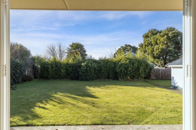 Photo of property in 27 Bourne Crescent, Papanui, Christchurch, 8053