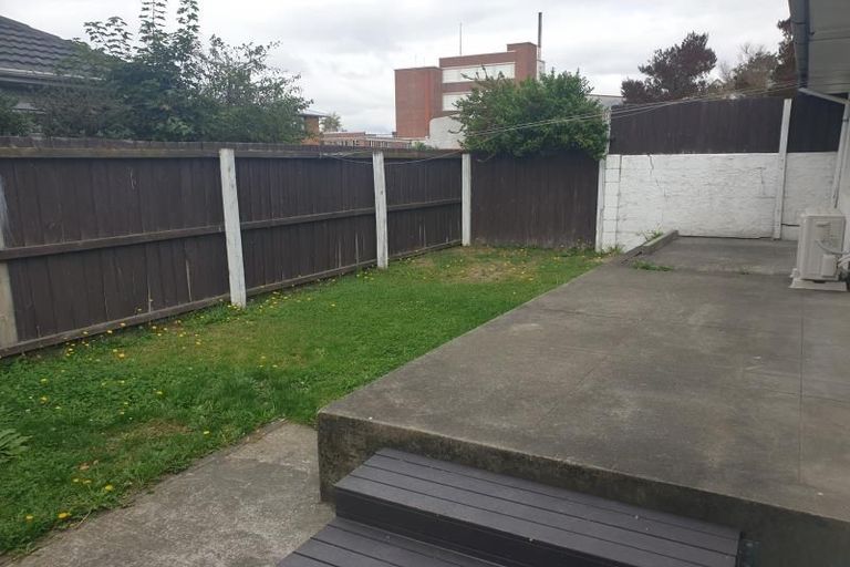 Photo of property in 15a Northcote Road, Northcote, Christchurch, 8052