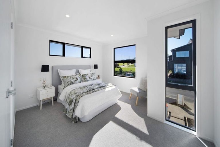 Photo of property in 26 Emerald Avenue, Rosehill, Papakura, 2113