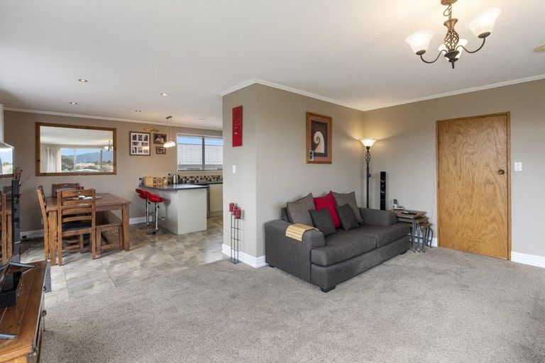 Photo of property in 102 Martin Road, Paraparaumu Beach, Paraparaumu, 5032