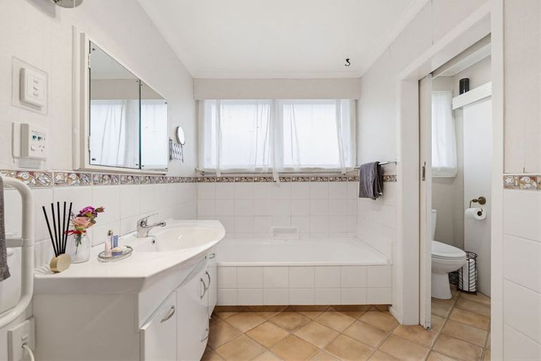 Photo of property in 32 Langley Avenue, Milson, Palmerston North, 4414