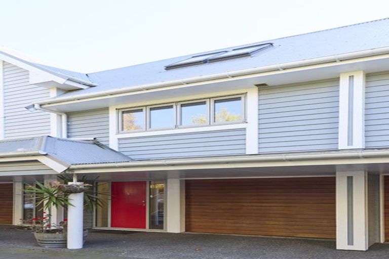 Photo of property in 4/315 Montreal Street, Christchurch Central, Christchurch, 8013
