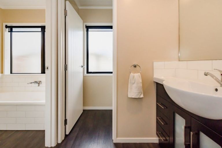 Photo of property in 18 Pearson Place, Paraparaumu, 5032