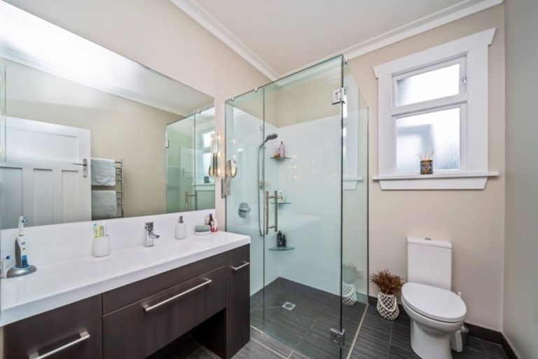 Photo of property in 30 Wallace Place, Westown, New Plymouth, 4310