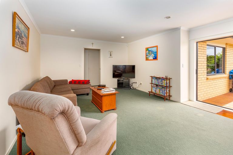 Photo of property in 112 Butcher Road, Pukekohe, 2120