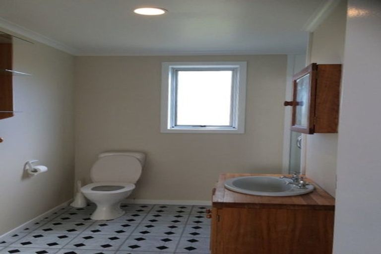 Photo of property in 16 Towai Street, Inglewood, 4330