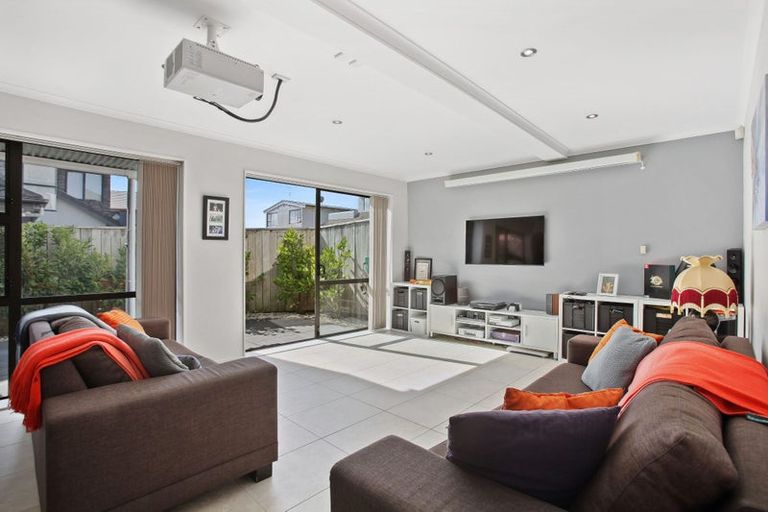 Photo of property in 21 Waller Avenue, Bucklands Beach, Auckland, 2012