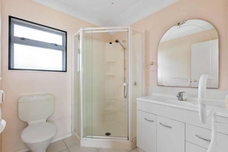 Photo of property in 75 Kath Hopper Drive, Orewa, 0931