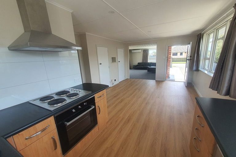 Photo of property in 12 Lambeth Crescent, Northcote, Christchurch, 8052