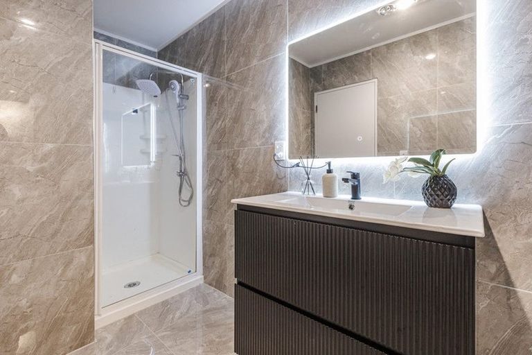 Photo of property in 12 Senator Drive, Manurewa, Auckland, 2105