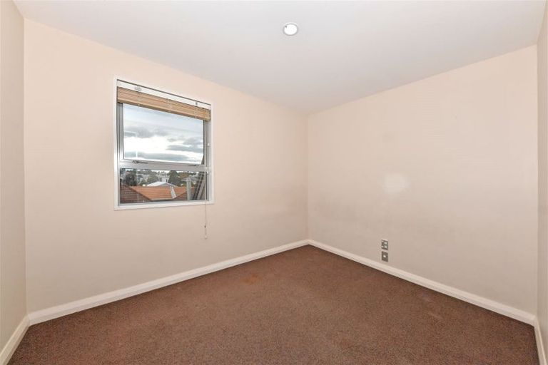 Photo of property in 8d Broadbent Street, Riccarton, Christchurch, 8041