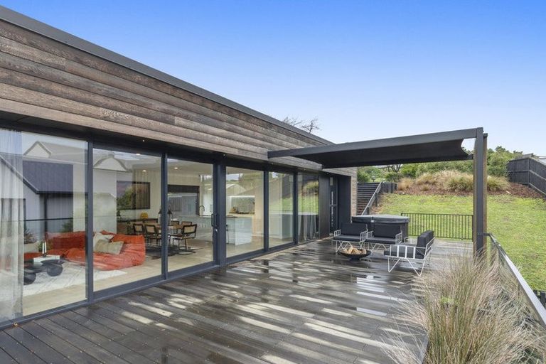 Photo of property in 3 Selleck Street, Mount Pleasant, Christchurch, 8081