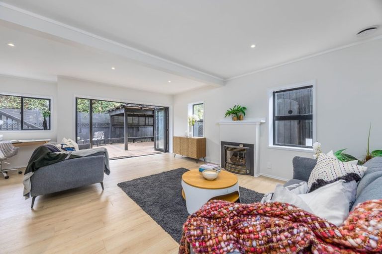 Photo of property in 49a Springfield Road, Morningside, Auckland, 1022