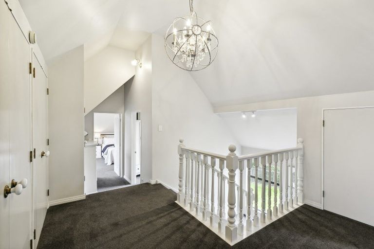 Photo of property in 125 Westchester Drive, Churton Park, Wellington, 6037