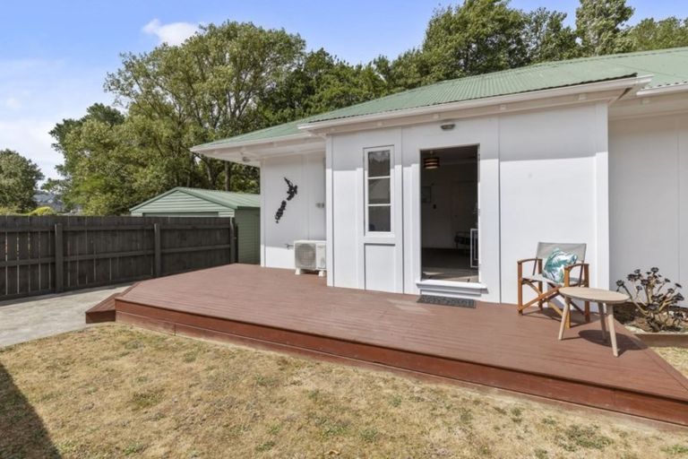 Photo of property in 18 Young Grove, Stokes Valley, Lower Hutt, 5019