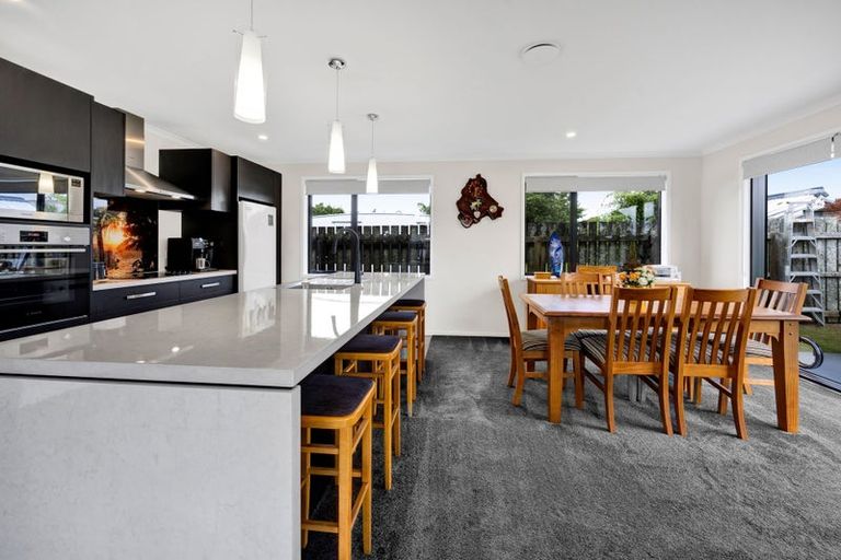 Photo of property in 13 Karaka Street, Merrilands, New Plymouth, 4312