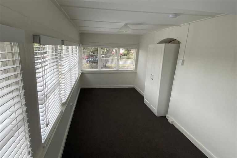 Photo of property in 43 Astley Avenue, New Lynn, Auckland, 0600