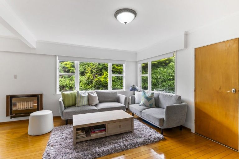 Photo of property in 4 Arapiko Street, Johnsonville, Wellington, 6037