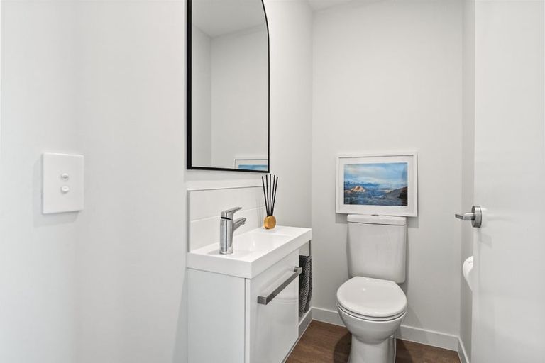 Photo of property in 15 Mulholland Drive, Jacks Point, 9371