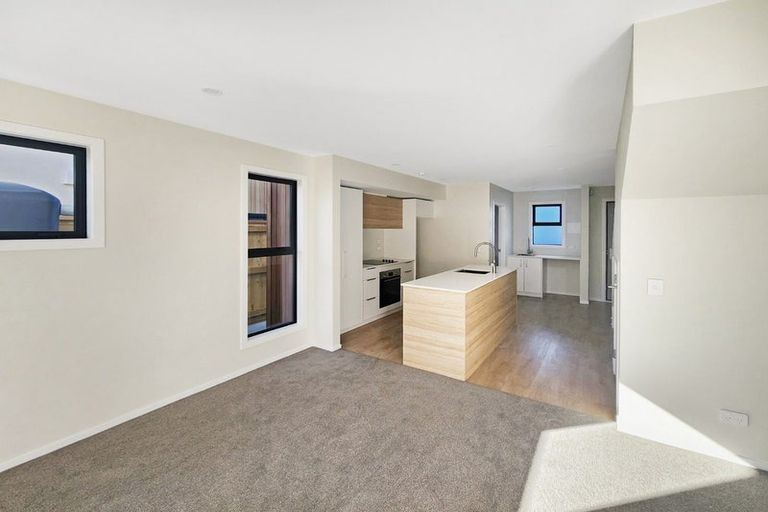 Photo of property in 3/31 Wainuiomata Road, Wainuiomata, Lower Hutt, 5014