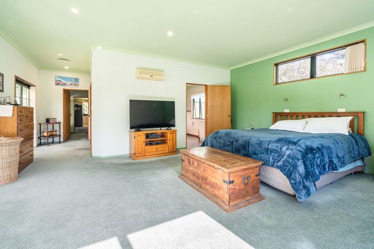 Photo of property in 238 Tauraroa Road, Maungakaramea, Whangarei, 0178