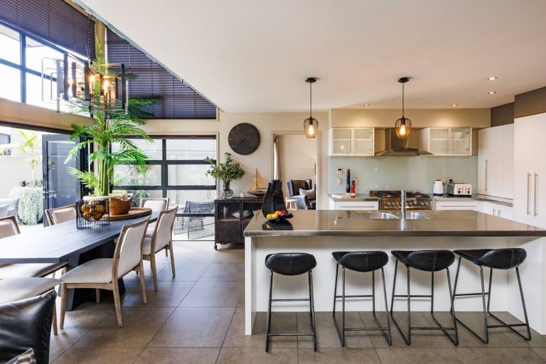 Photo of property in 143 Victoria Avenue, Hokowhitu, Palmerston North, 4410