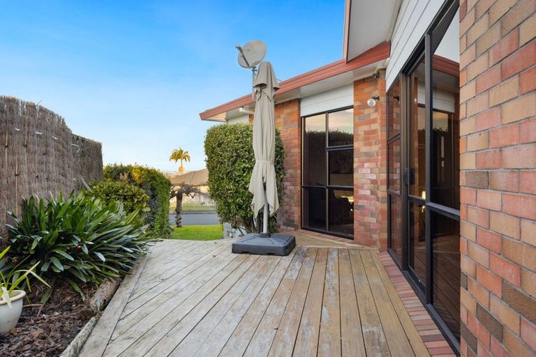 Photo of property in 3 Marlin Street, West Harbour, Auckland, 0618