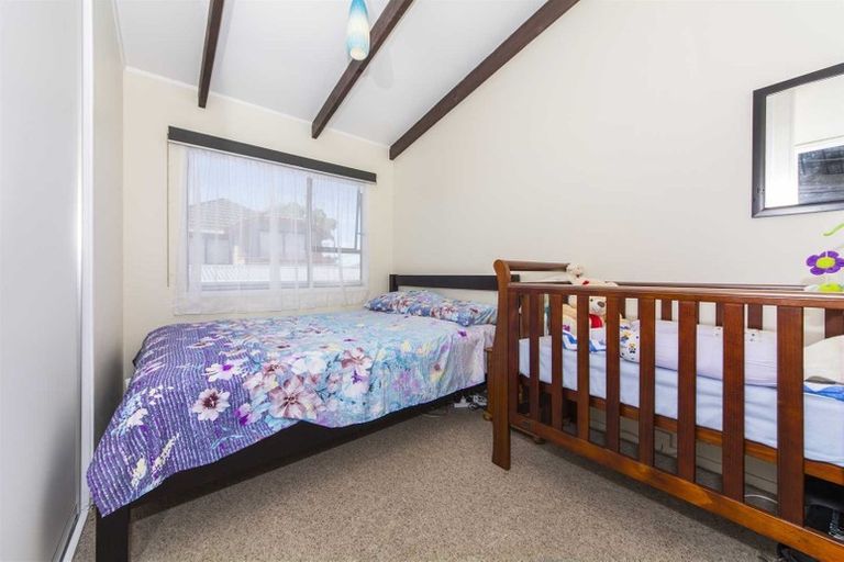 Photo of property in 2/5 Akehurst Avenue, New Lynn, Auckland, 0600