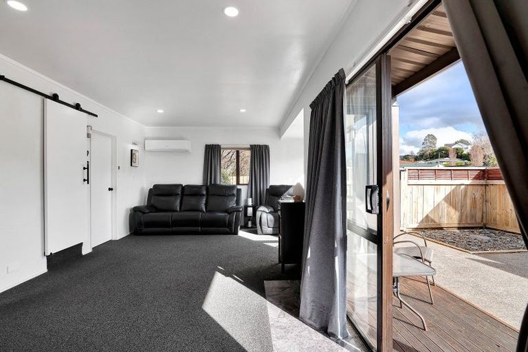 Photo of property in 92 Heta Road, Highlands Park, New Plymouth, 4312