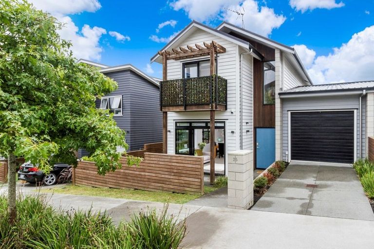Photo of property in 25 Cavalli Road, Long Bay, Auckland, 0630