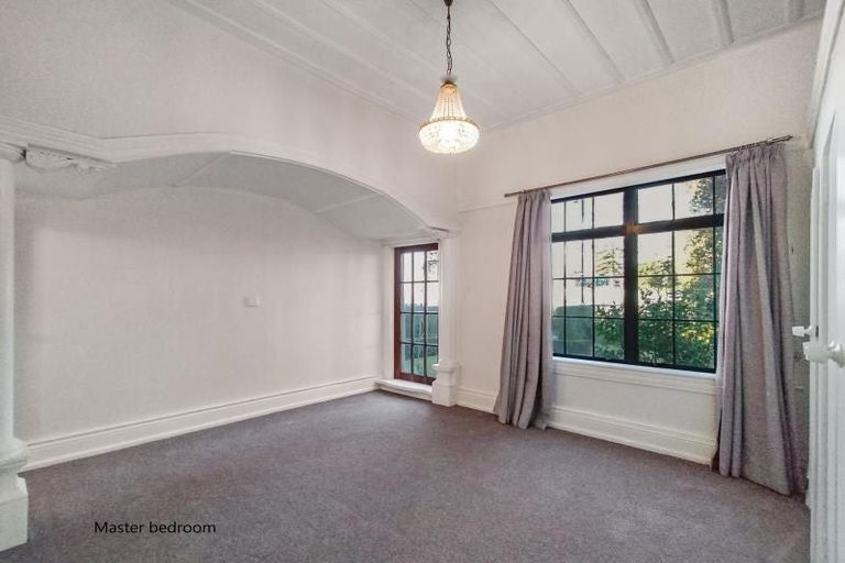 Photo of property in 531 Marine Parade, Napier South, Napier, 4110