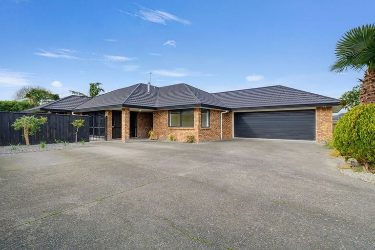 Photo of property in 72 Geneva Terrace, Kelvin Grove, Palmerston North, 4414
