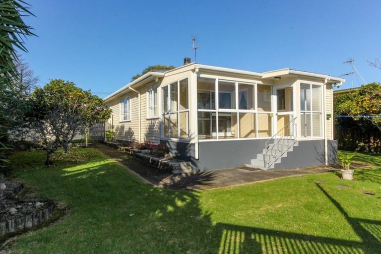 Photo of property in 32 Davies Road, Hurdon, New Plymouth, 4310