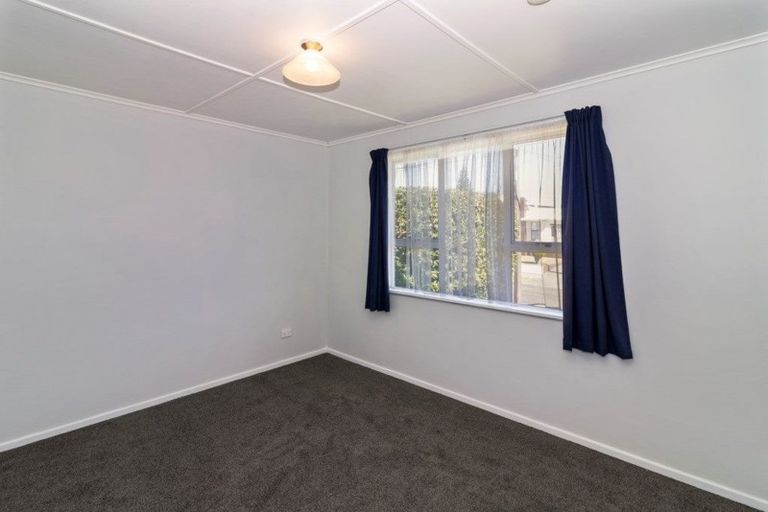 Photo of property in 20 Rospeath Crescent, Spotswood, New Plymouth, 4310