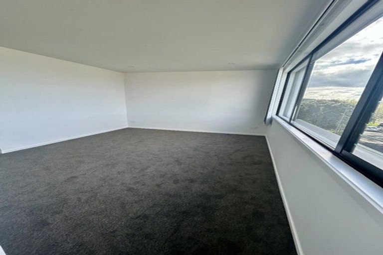 Photo of property in 15 Tiraumea Drive, Pakuranga, Auckland, 2010
