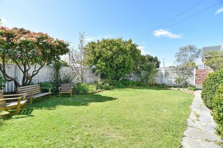 Photo of property in 1/52 Malcolm Avenue, Beckenham, Christchurch, 8023