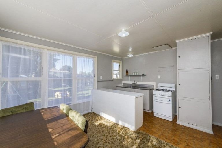 Photo of property in 4 Jackson Avenue, Highbury, Palmerston North, 4412