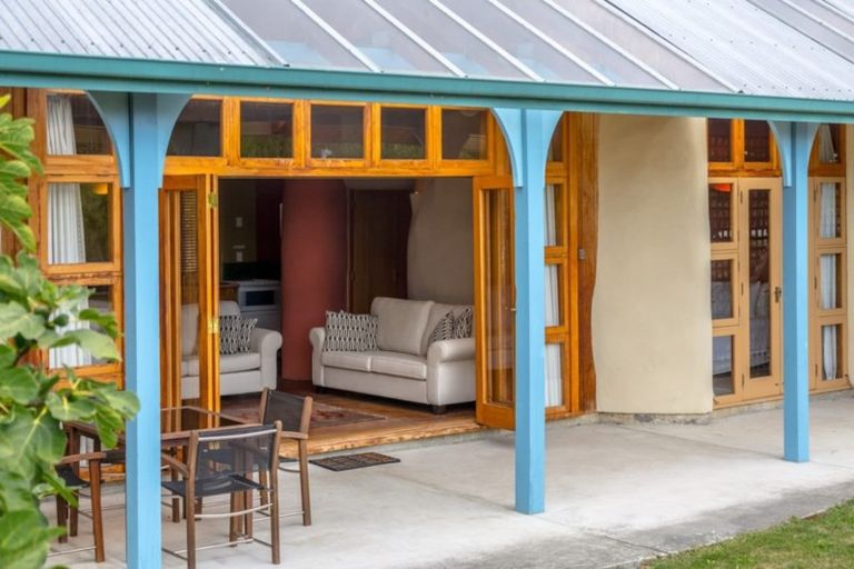 Photo of property in 22 Cambridge Road, Martinborough, 5711