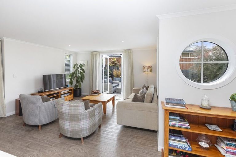 Photo of property in 8 Lucas Lane, Hillsborough, Christchurch, 8022