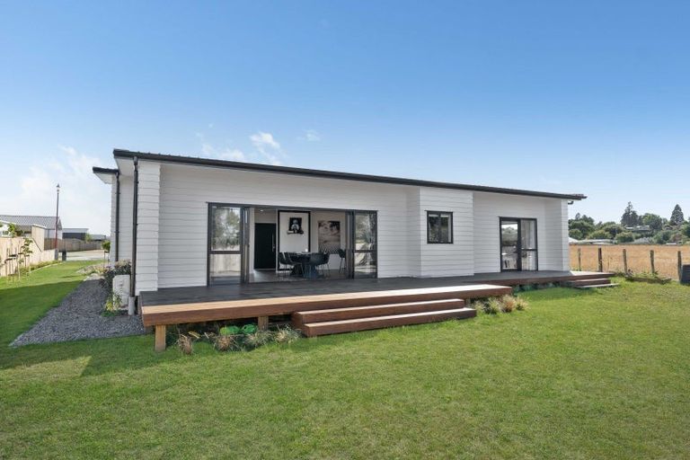 Photo of property in 21 Coralie Place, Lansdowne, Masterton, 5810
