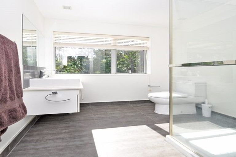 Photo of property in 585 South Titirangi Road, Titirangi, Auckland, 0604