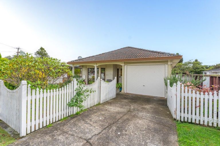 Photo of property in 51 Ngaio Road, Waikanae, 5036