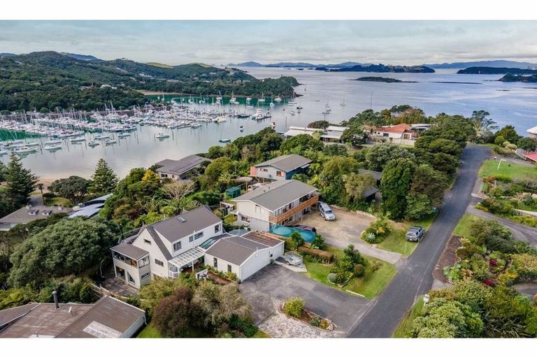 Photo of property in 87 Doves Bay Road, Kerikeri, 0294